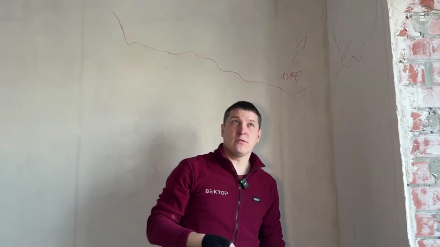 Стены: Массовые высолы по стенам: по верху и с заворотом на угол