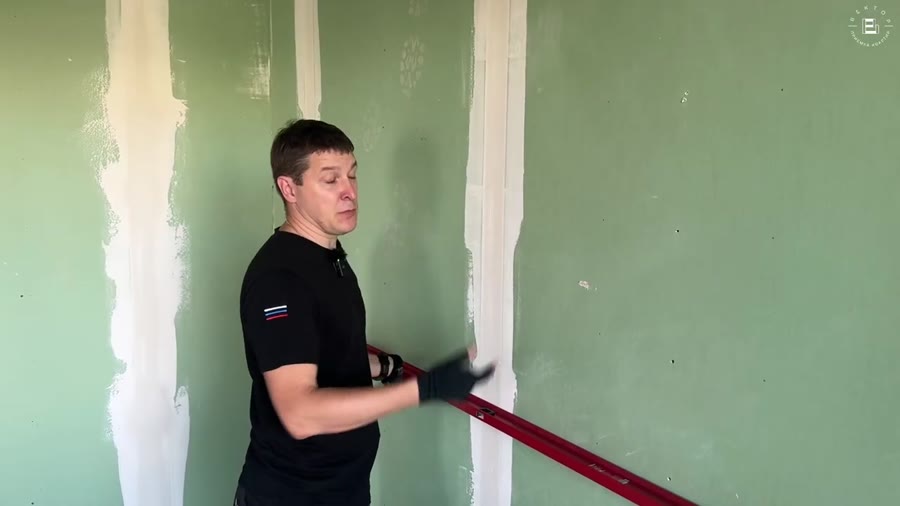 Стены: Искривление полотна ГКЛ в жилой комнате (бугор по горизонтали)